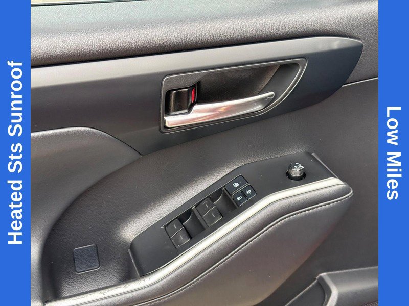 Used 2021 Toyota Highlander XLE AWD/4WD image 18