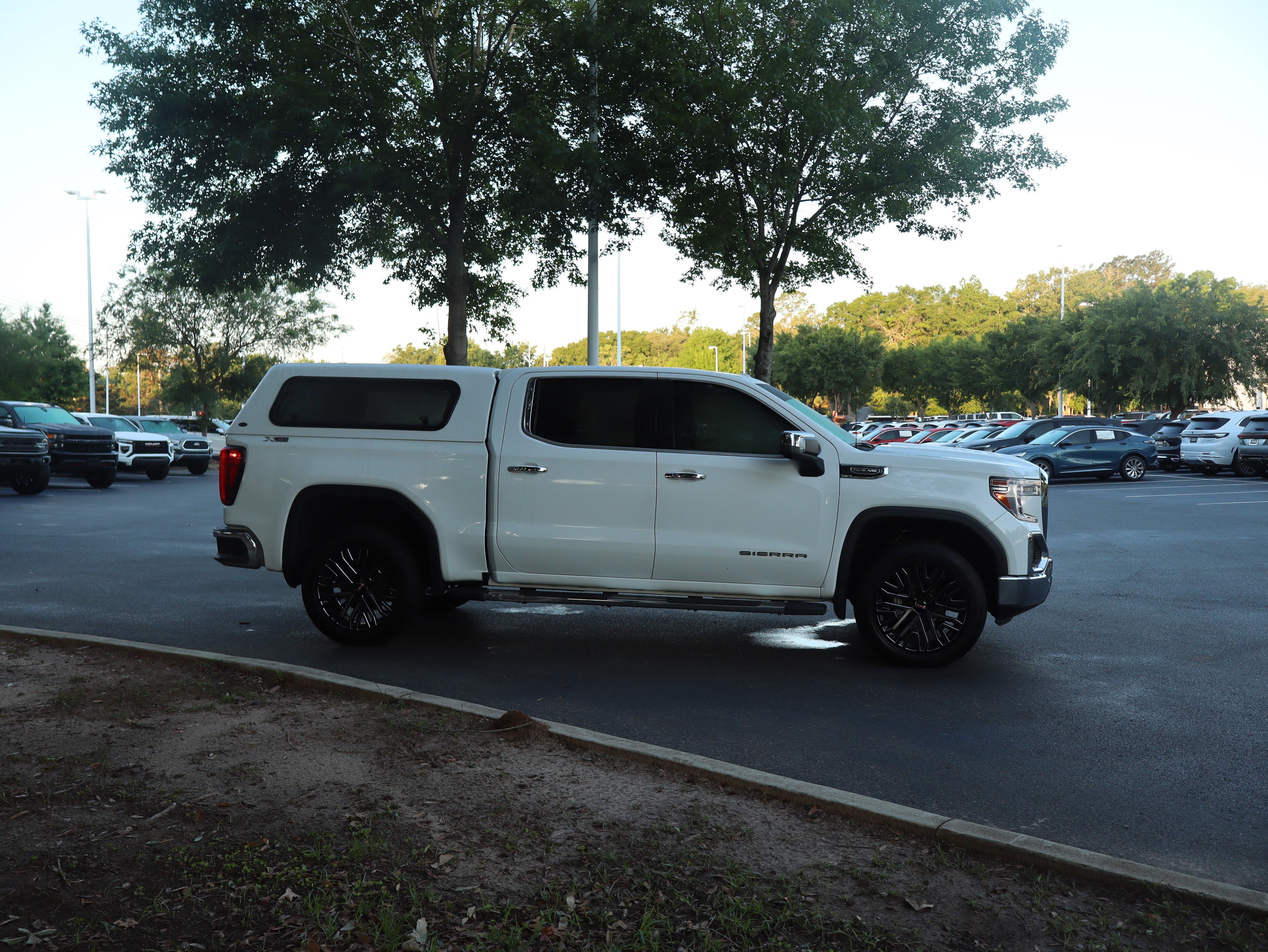 Used 2019 GMC Sierra 1500 SLT w/ SLT Premium Plus Package AWD/4WD image 12