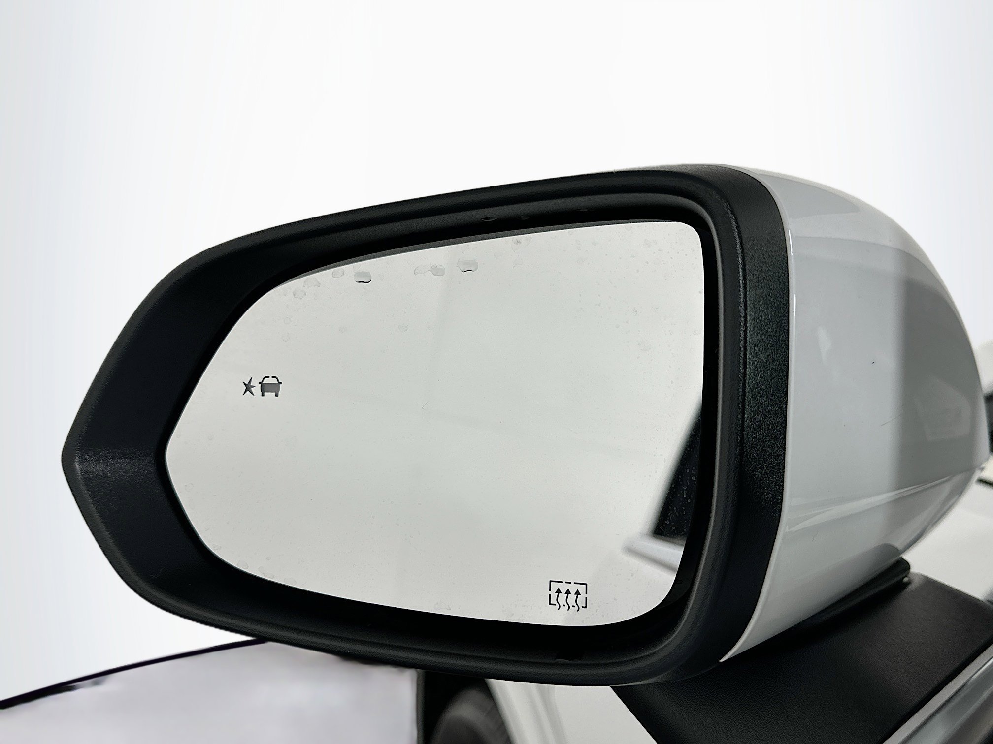 Used 2024 Chevrolet Equinox EV LT image 16