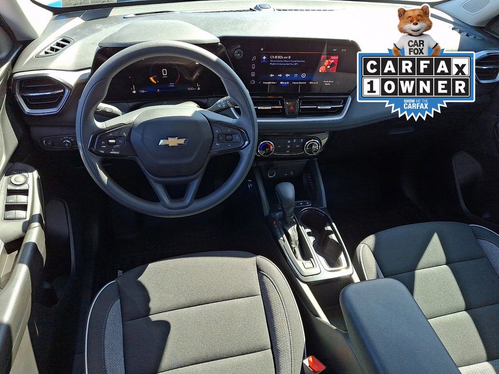 Used 2026 Chevrolet TrailBlazer LT FWD image 2