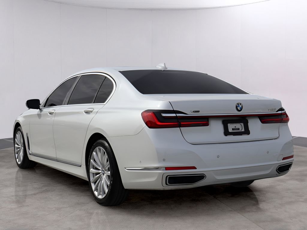 Used 2021 BMW 740i xDrive w/ Premium Package image 5