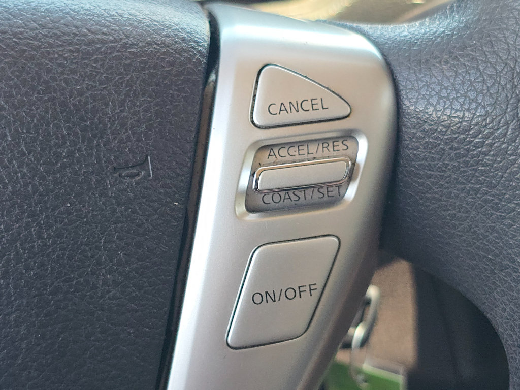 Used 2015 Nissan Versa SV FWD image 21