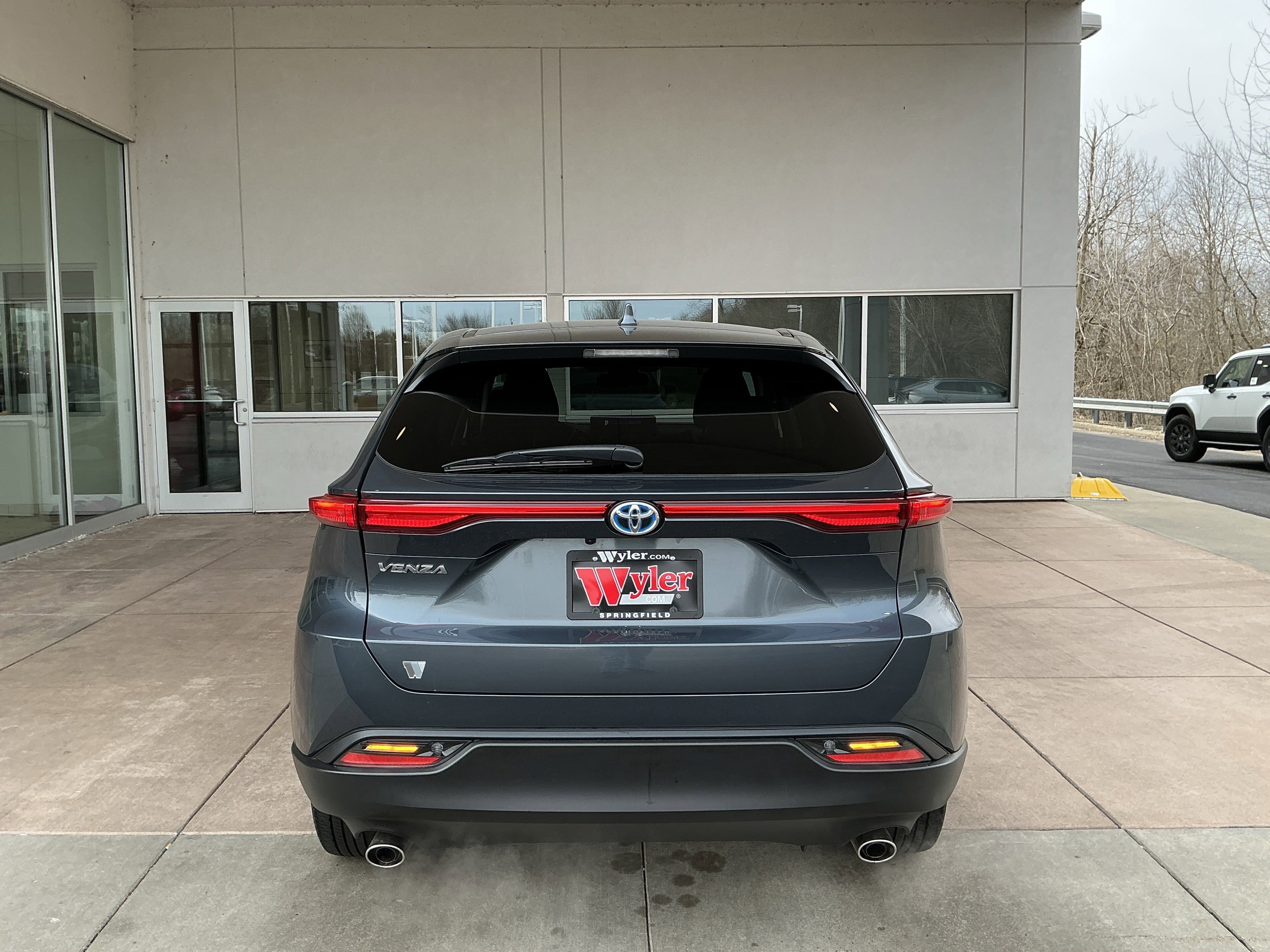 Used 2024 Toyota Venza LE image 21