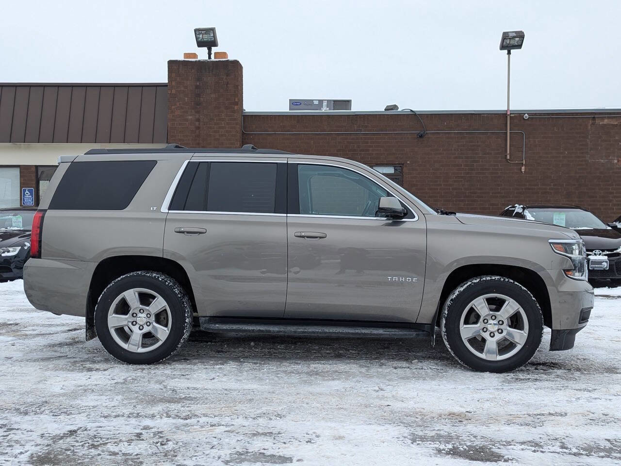 Used 2017 Chevrolet Tahoe LT image 3