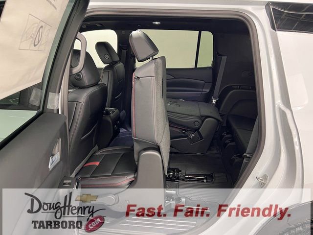 New 2026 Chevrolet Traverse RS w/ LPO, Floor Liner Package FWD image 37