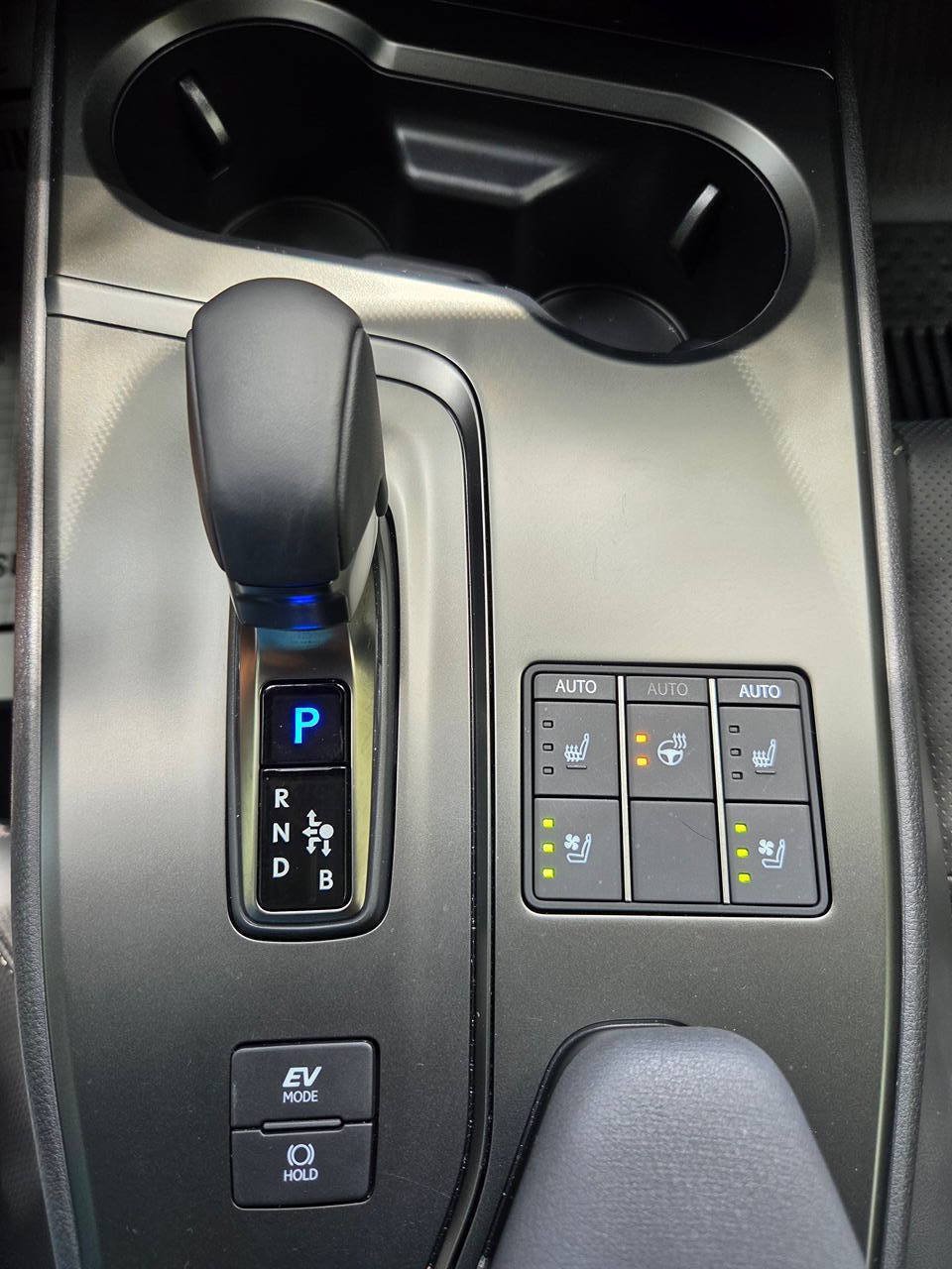 Used 2026 Lexus UX 300h FWD w/ Accessory Package (Z2) image 23