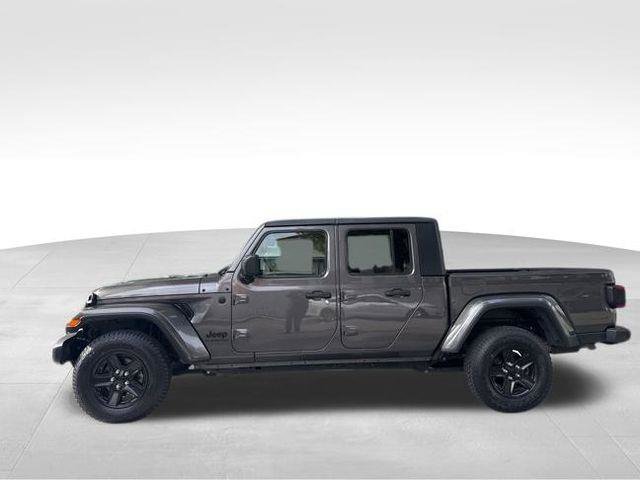 Used 2021 Jeep Gladiator Sport image 2
