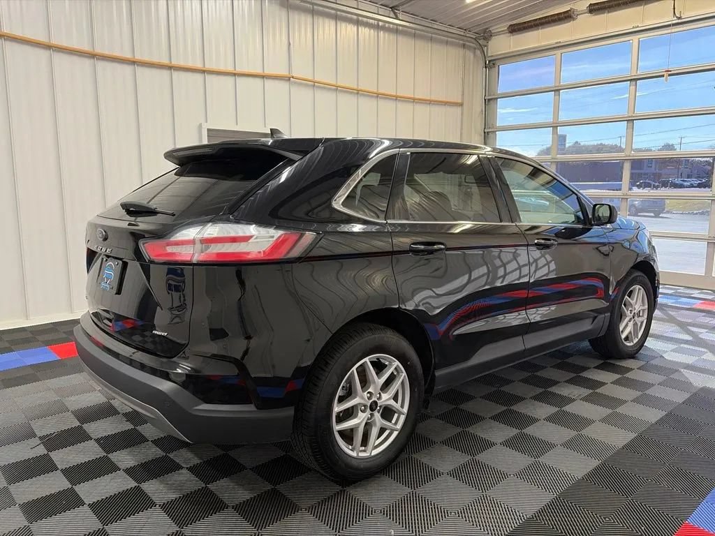 Used 2024 Ford Edge SEL AWD/4WD image 4