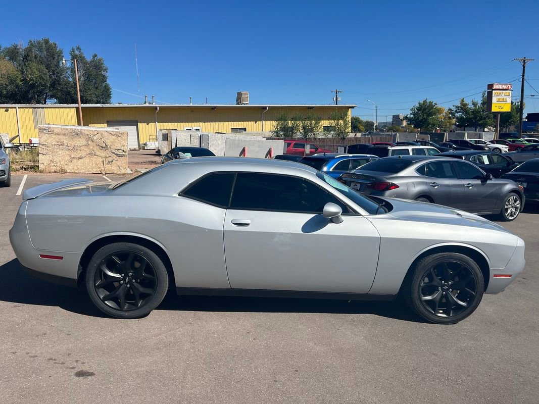Used 2019 Dodge Challenger SXT w/ Plus Package image 6