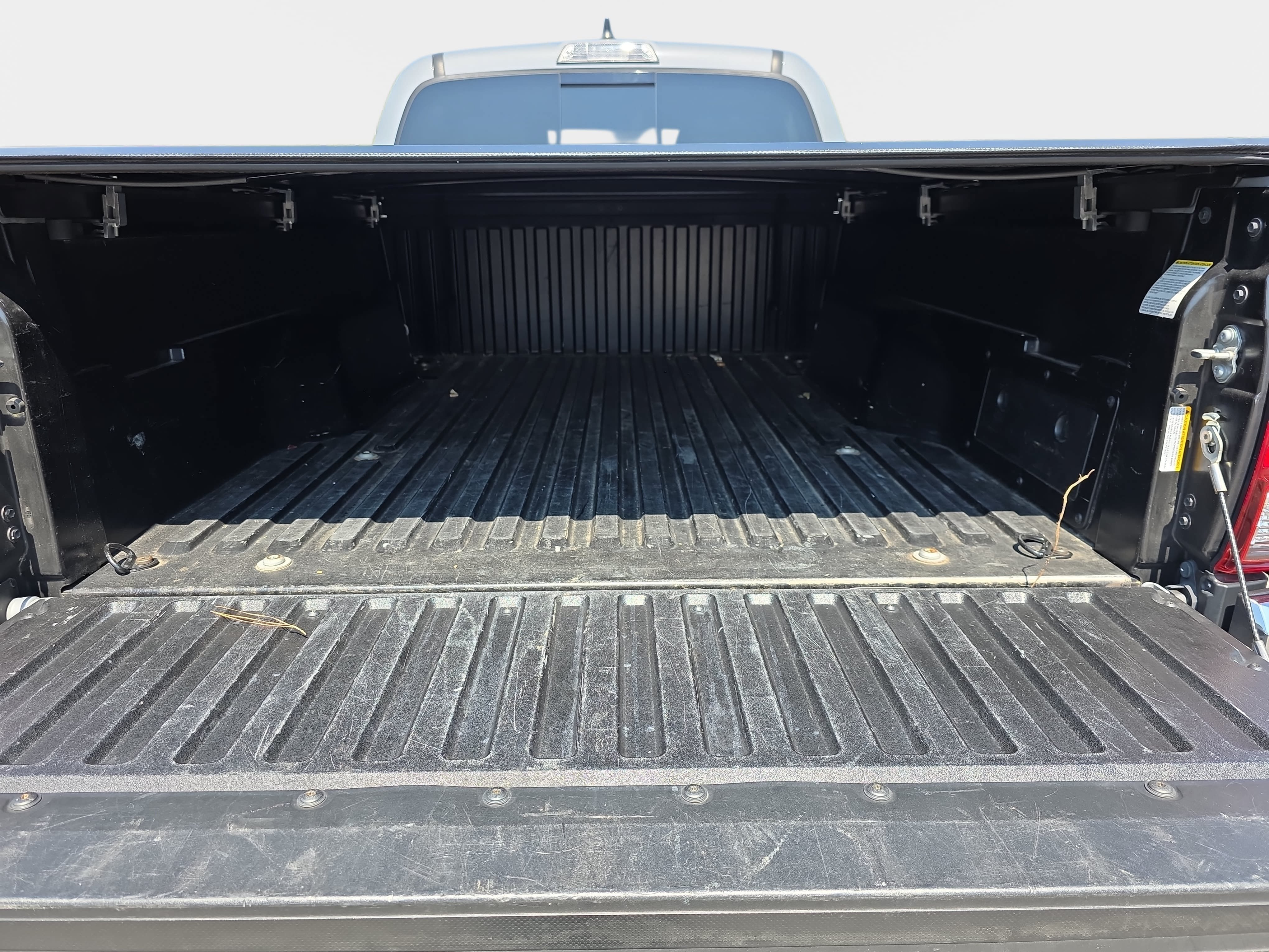 Used 2021 Toyota Tacoma SR5 AWD/4WD image 10