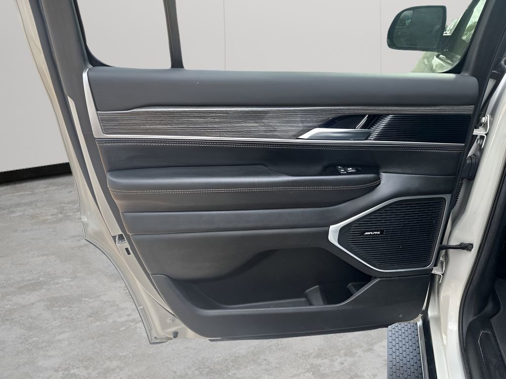 Used 2022 Jeep Wagoneer Series II image 17