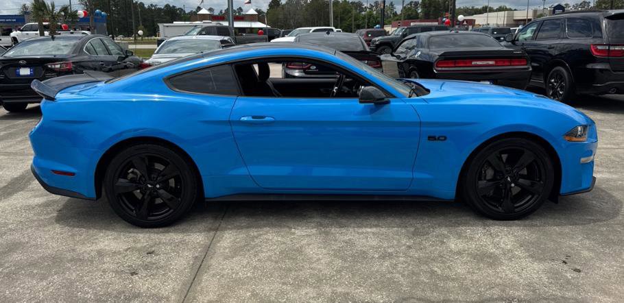 Used 2022 Ford Mustang GT Premium w/ Equipment Group 401A RWD image 4