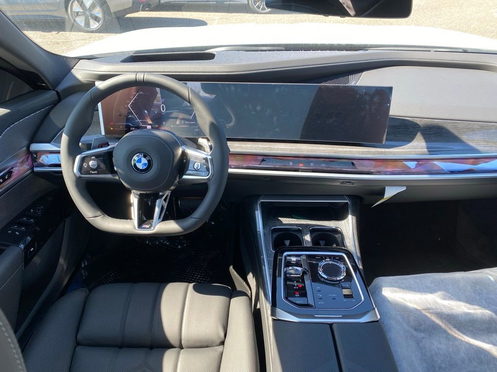 New 2024 BMW 760i xDrive w/ Executive Package AWD/4WD image 8