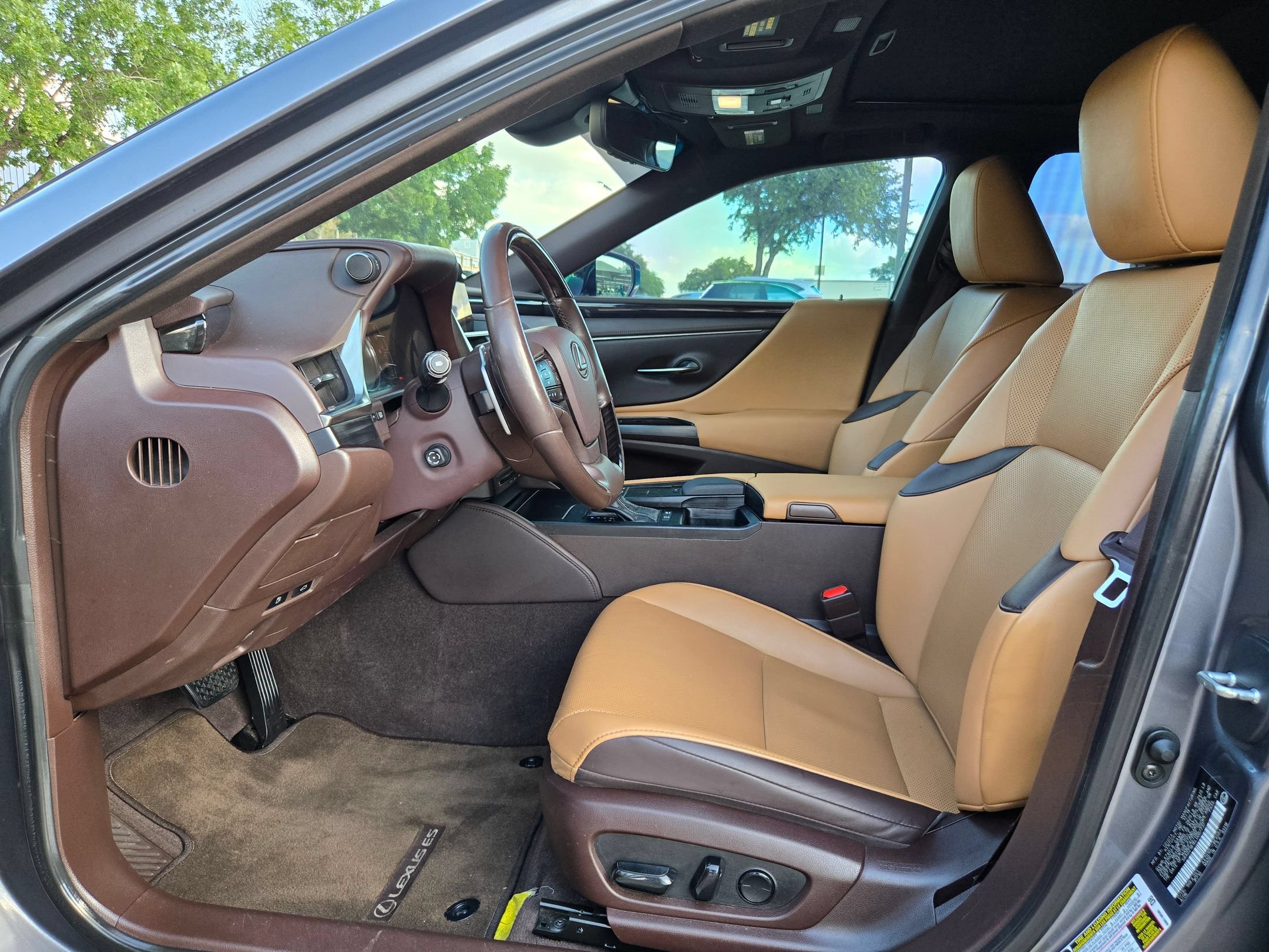 Used 2020 Lexus ES 300h w/ Premium Package FWD image 10