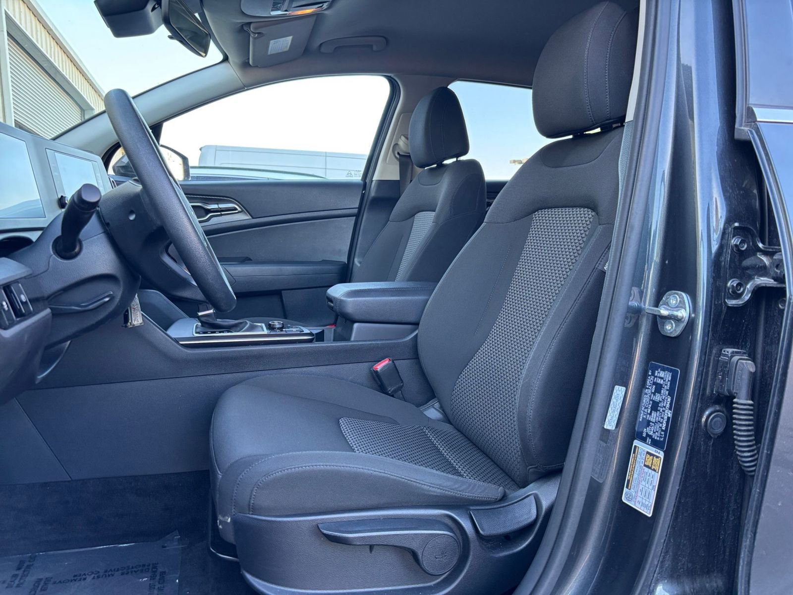 Used 2025 Kia Sportage LX FWD image 25