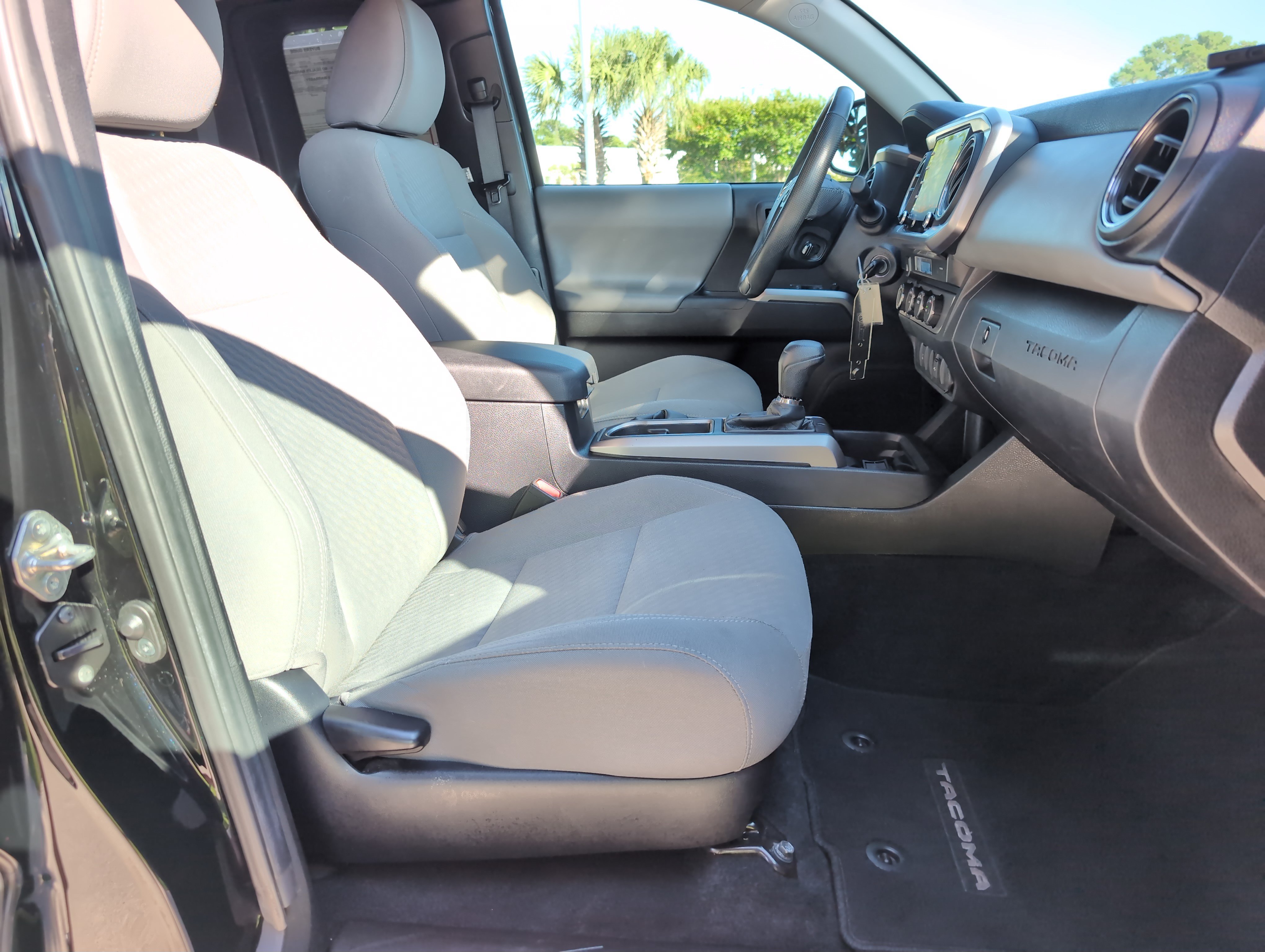 Certified 2021 Toyota Tacoma SR5 AWD/4WD image 31