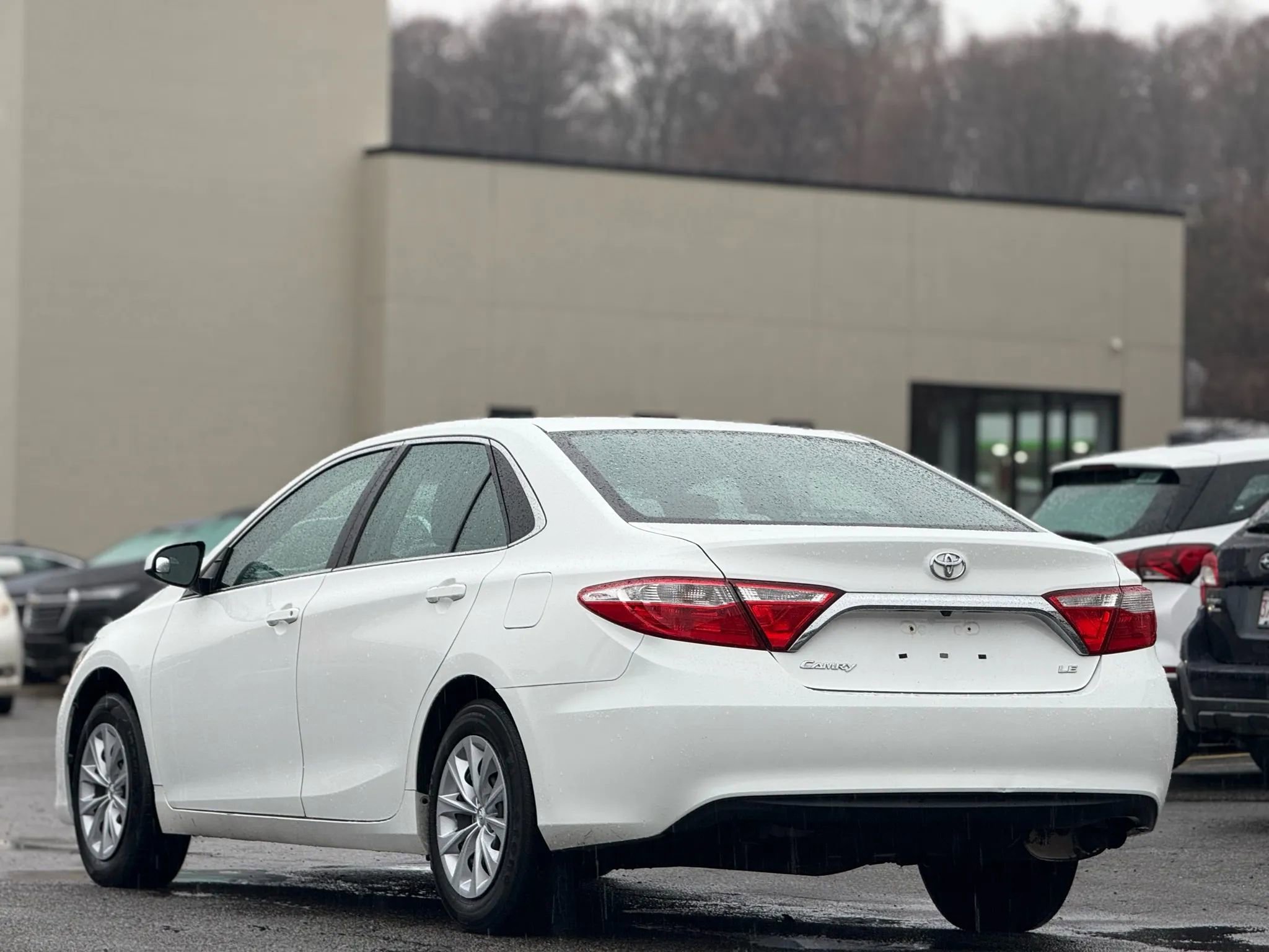 Used 2016 Toyota Camry LE FWD image 10