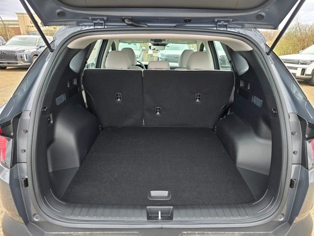 Certified 2025 Hyundai Tucson SE image 16