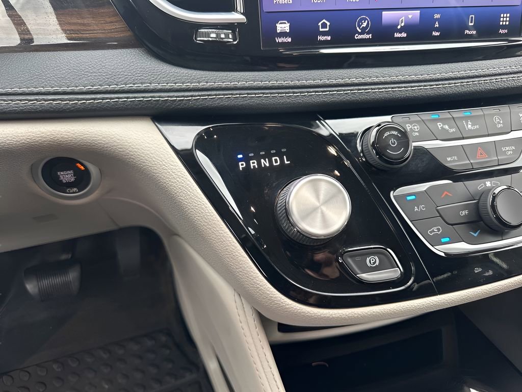 Used 2022 Chrysler Pacifica Limited image 18