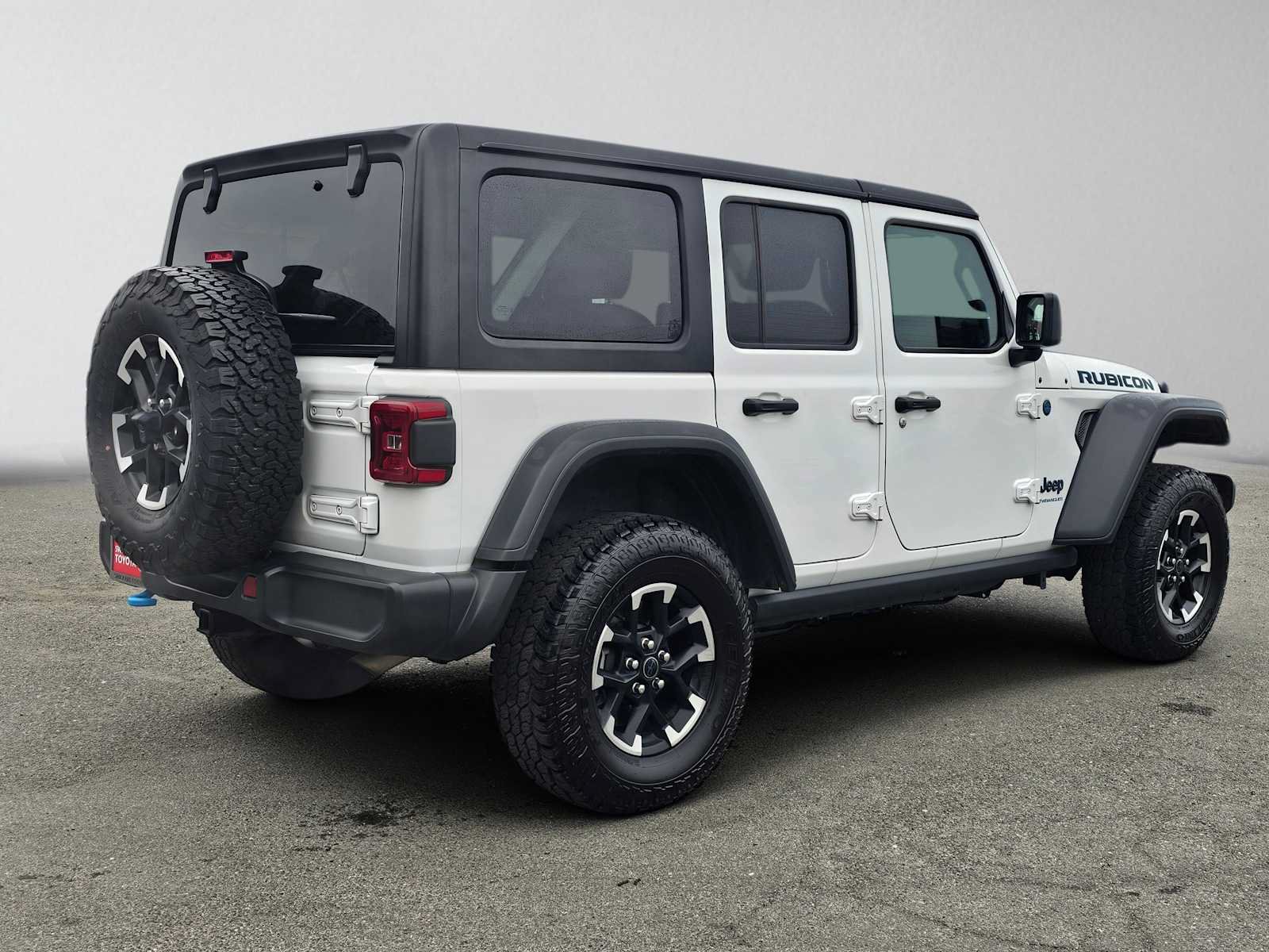 Used 2024 Jeep Wrangler Unlimited Rubicon 4xe AWD/4WD image 3