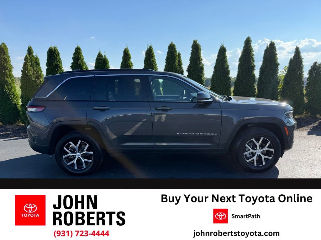 Used 2025 Jeep Grand Cherokee Limited RWD image 1