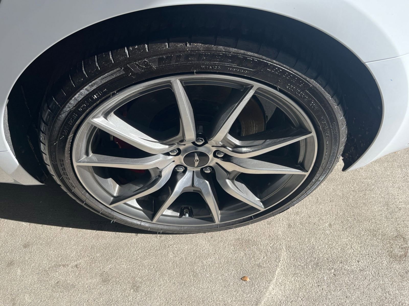 Used 2025 Genesis G70 2.5T image 32