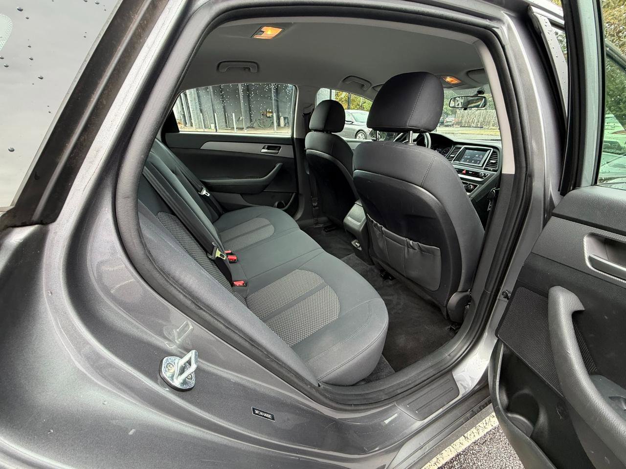 Used 2018 Hyundai Sonata SE FWD image 12