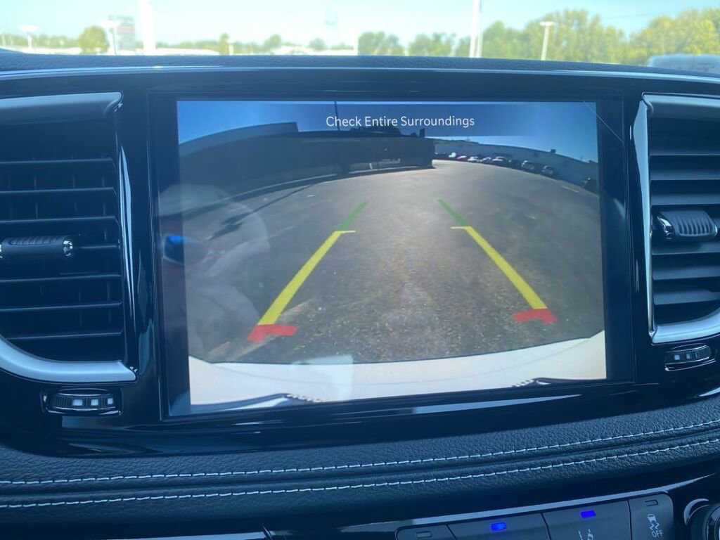 New 2026 Chrysler Pacifica Select w/ S Appearance Package image 18