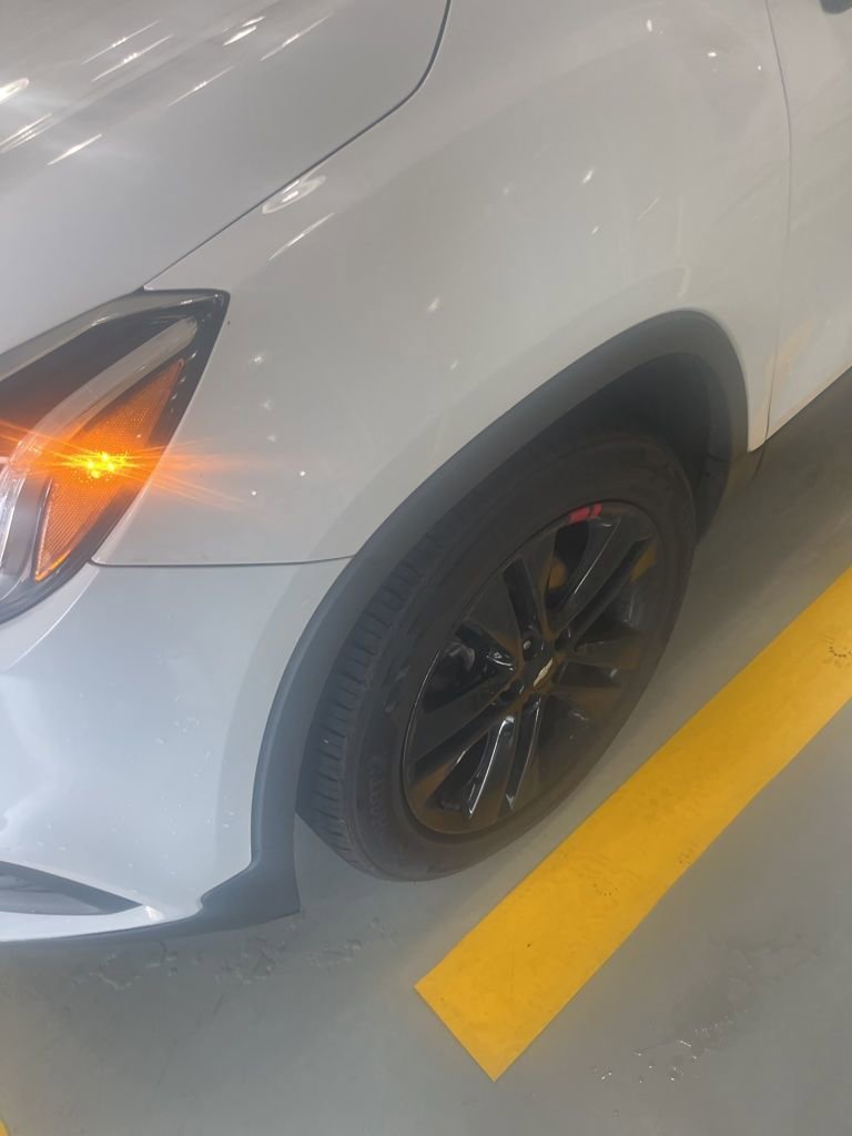 Used 2019 Chevrolet Trax LT w/ Redline Edition image 2