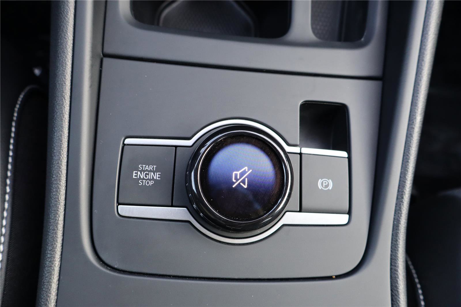 Certified 2025 Volkswagen Tiguan SE AWD/4WD image 22