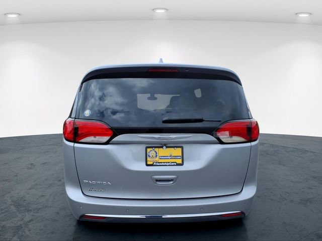 Used 2017 Chrysler Pacifica Touring-L w/ Tire & Wheel Group image 8