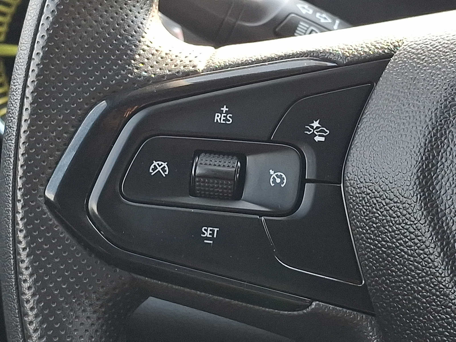 Used 2024 Chevrolet Trax LT FWD image 20