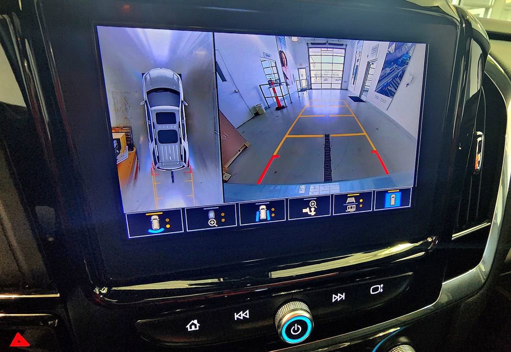Used 2023 Chevrolet Traverse RS image 36