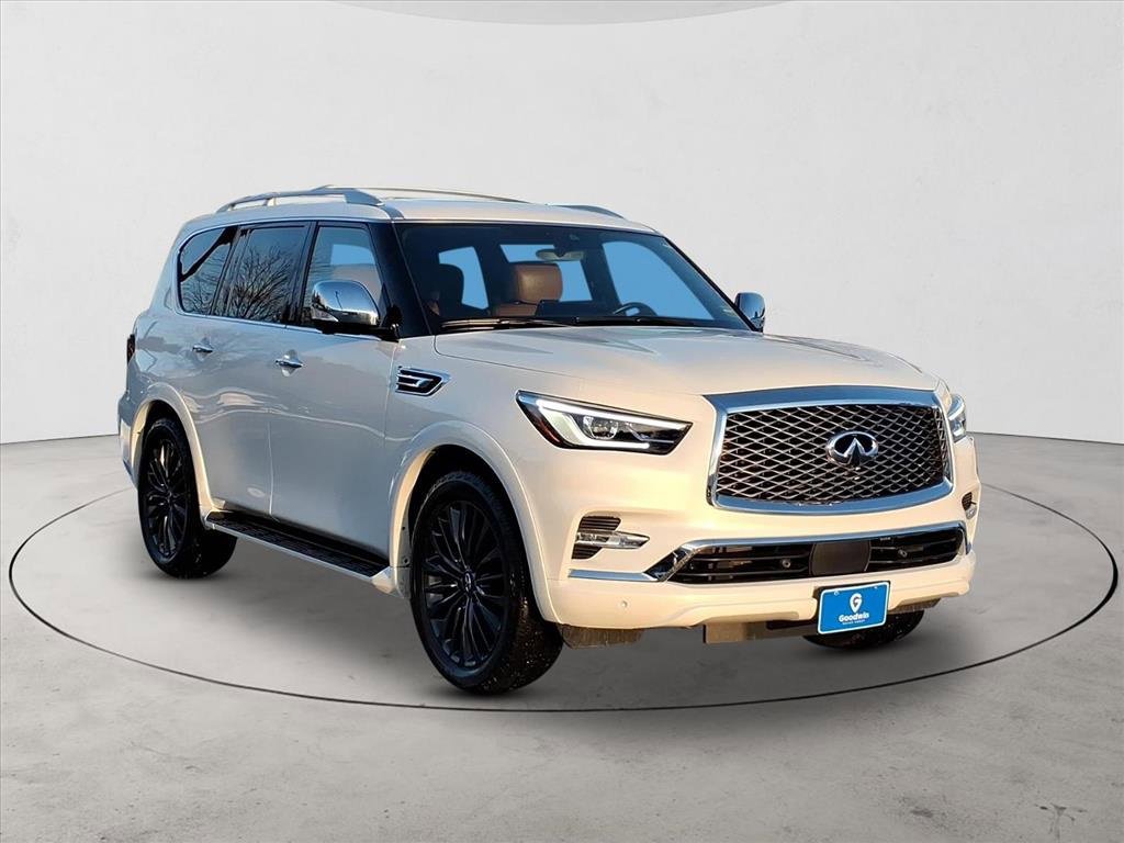 Used 2023 INFINITI QX80 Sensory w/ All-Season Package image 3