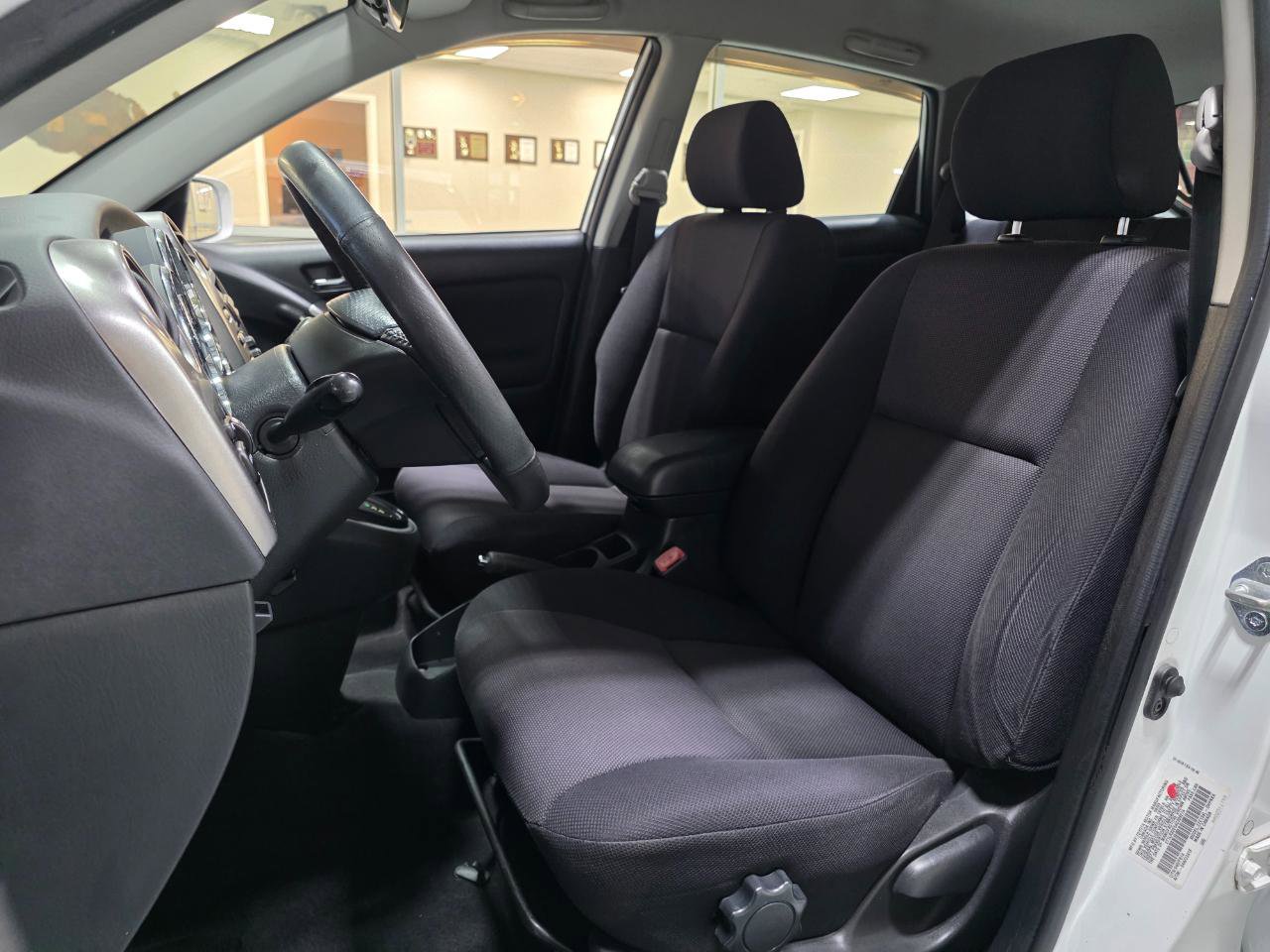 Used 2004 Toyota Matrix AWD image 15