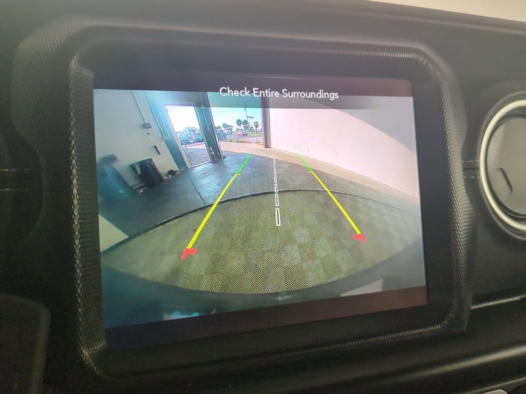 Used 2022 Jeep Wrangler Unlimited Sahara image 23