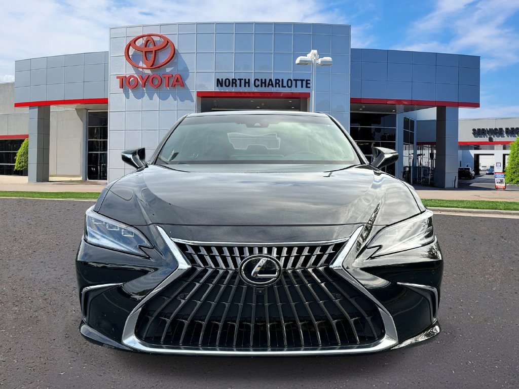 Used 2024 Lexus ES 350 Ultra Luxury w/ Accessory Package (Z2) FWD image 3