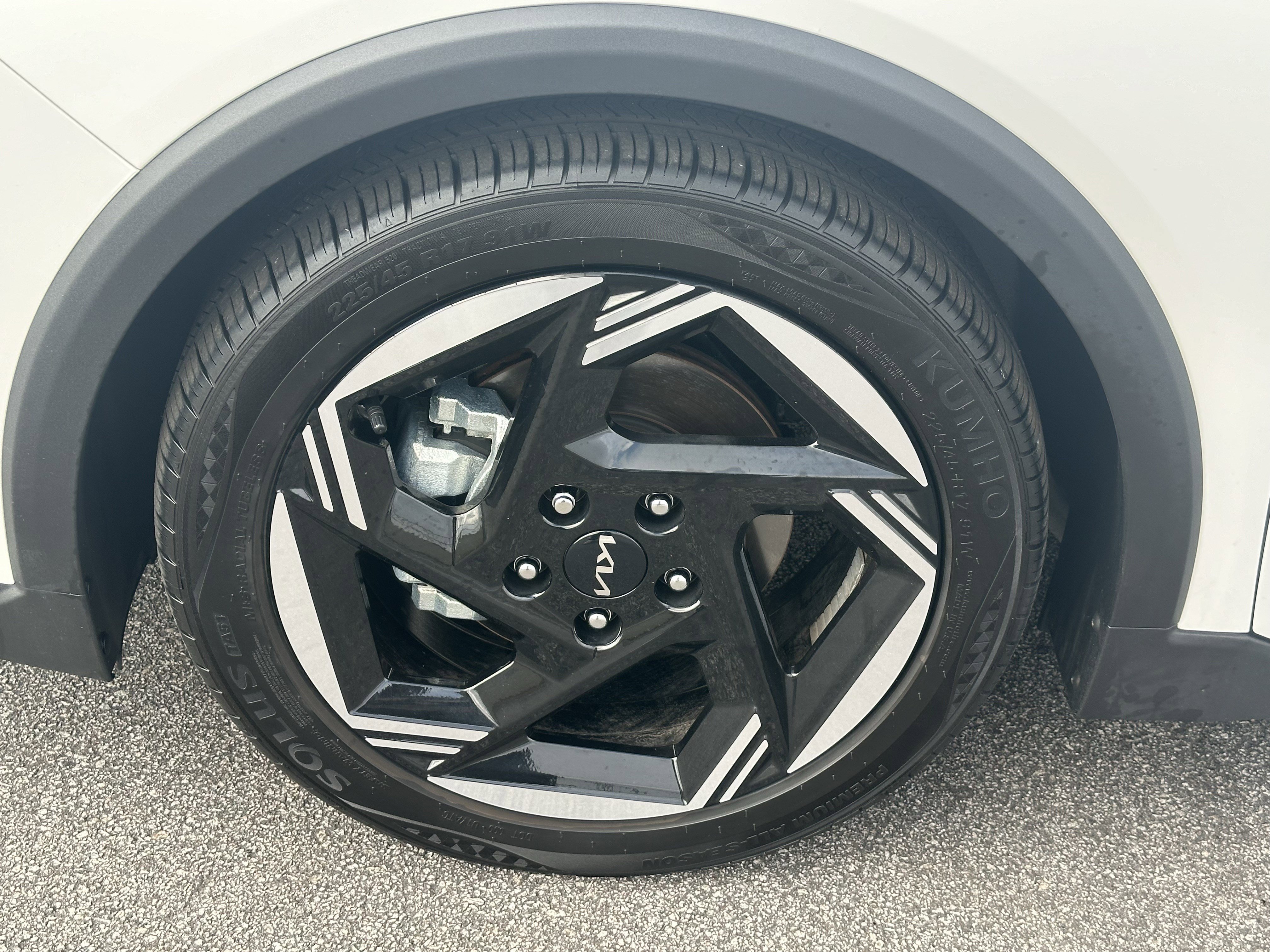 Used 2025 Kia K4 EX image 14