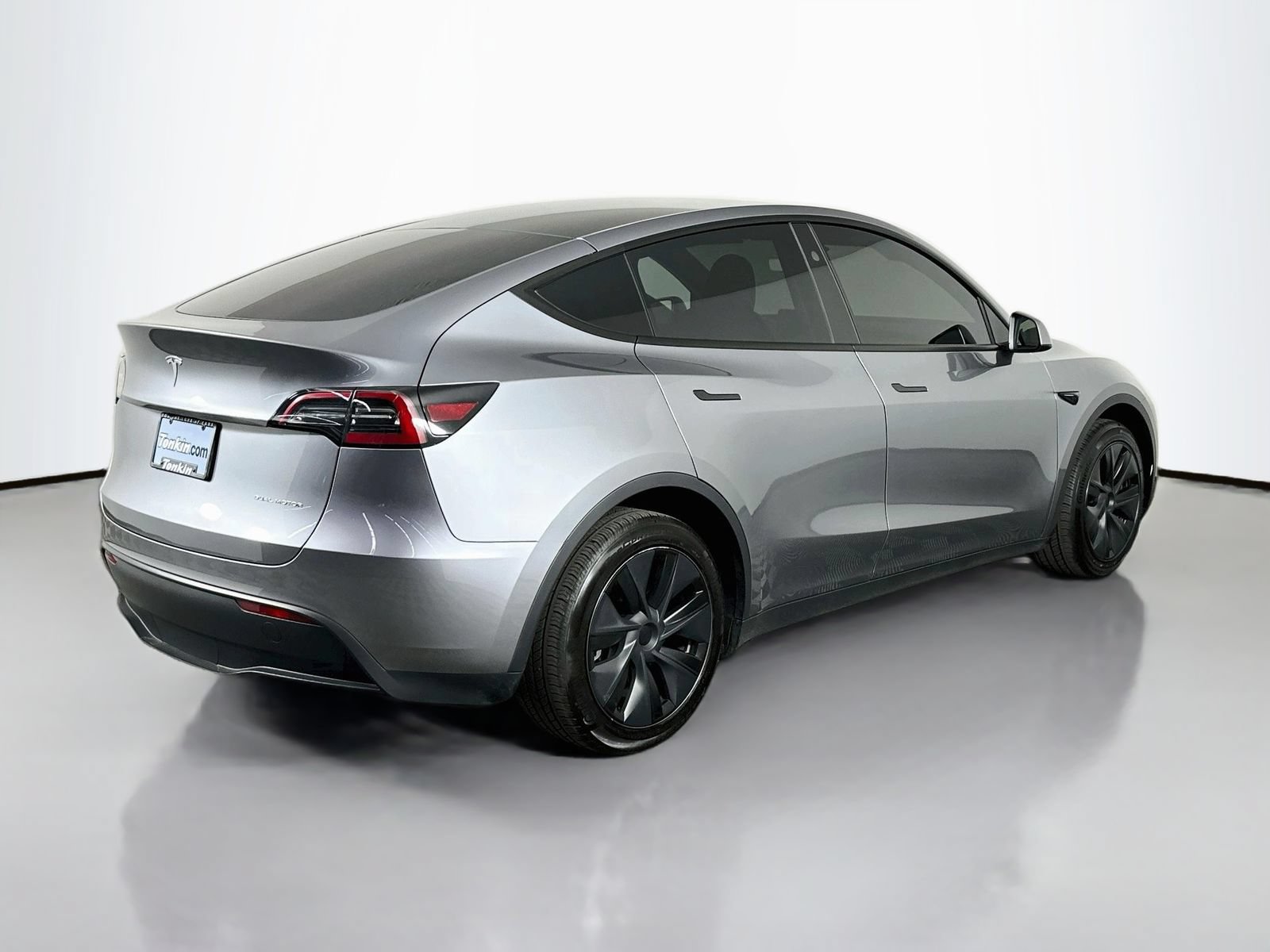 Used 2024 Tesla Model Y Long Range AWD/4WD image 8