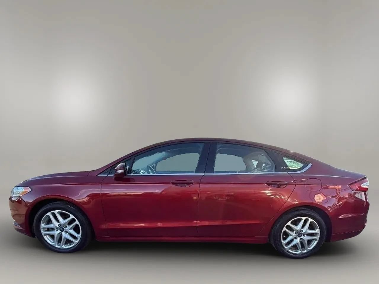 Used 2013 Ford Fusion SE FWD image 2