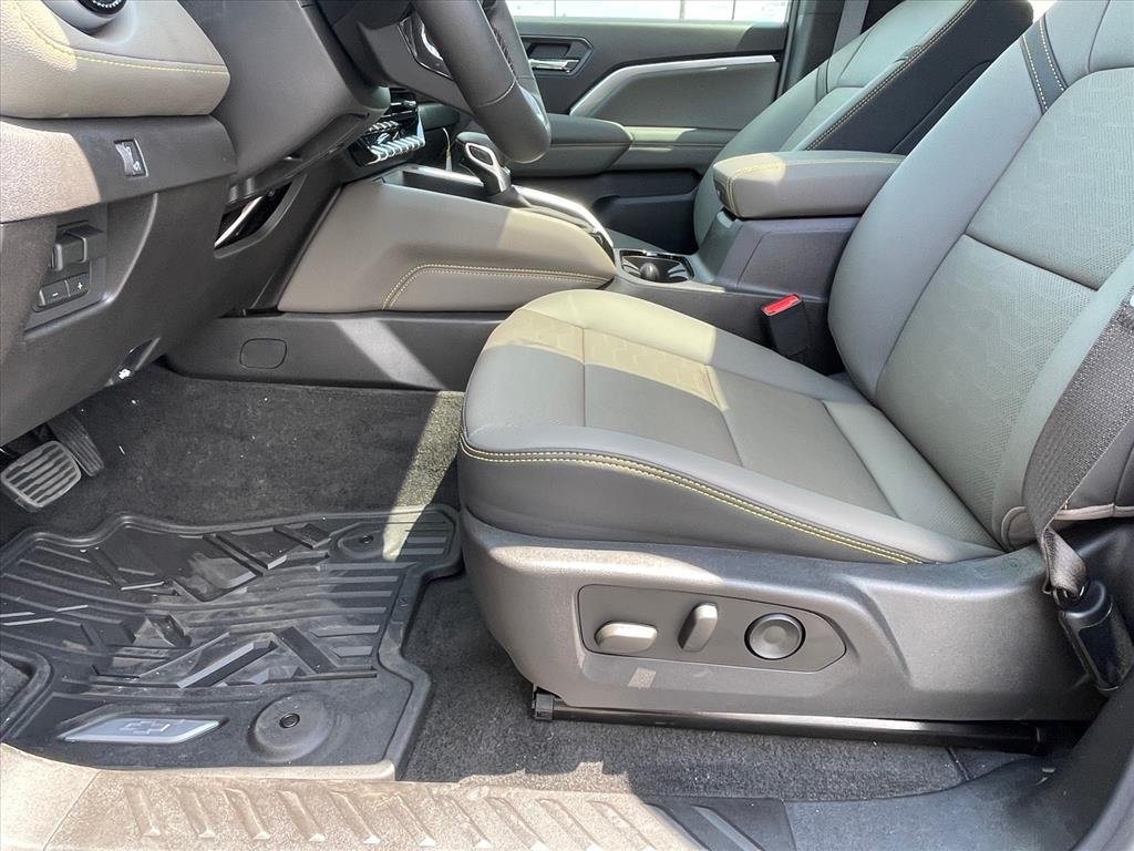 New 2026 Chevrolet Colorado ZR2 w/ Midnight Edition AWD/4WD image 24