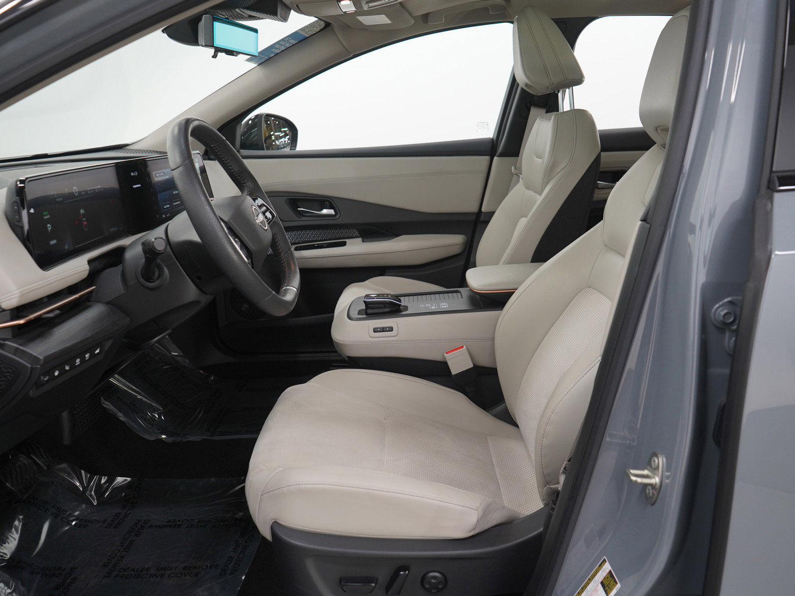 Used 2023 Nissan Ariya AWD image 23