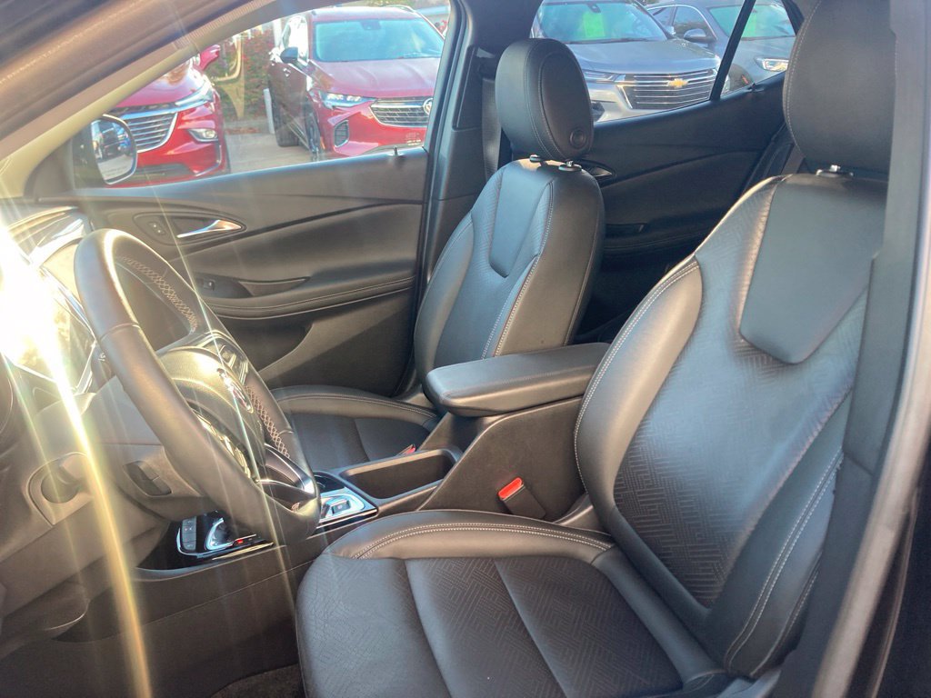 Used 2023 Buick Encore GX Essence w/ Experience Buick Package FWD image 23