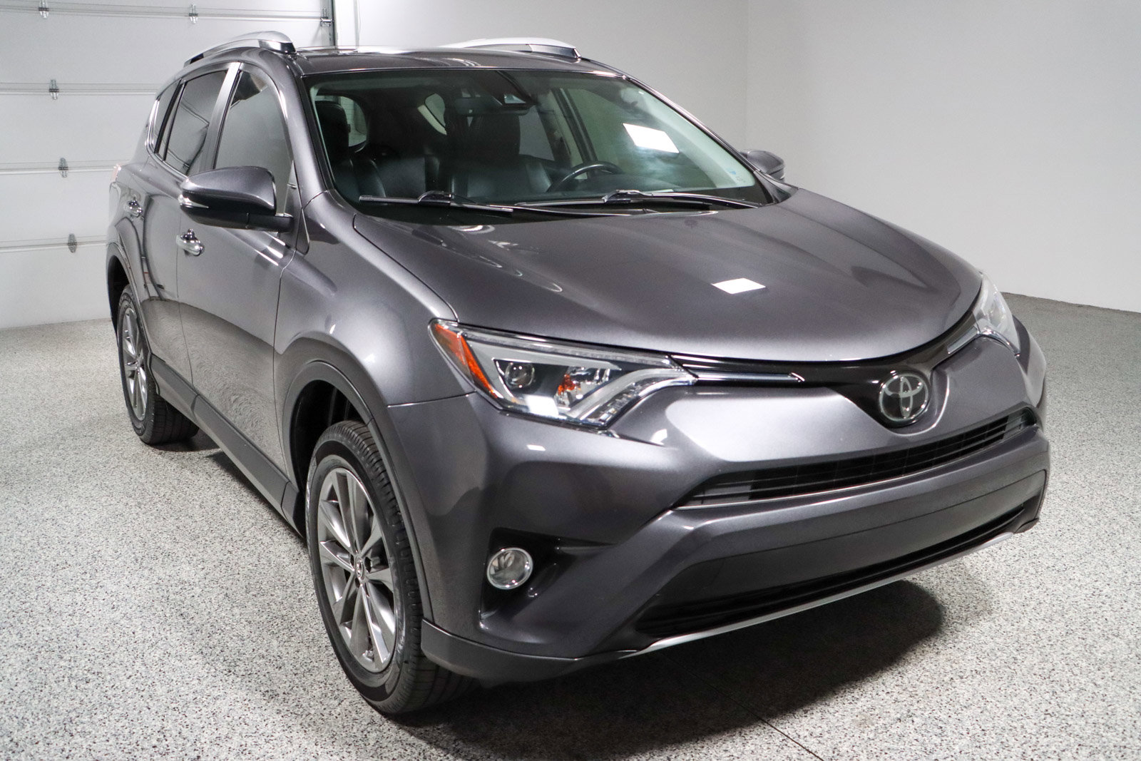 Used 2018 Toyota RAV4 Limited FWD image 5
