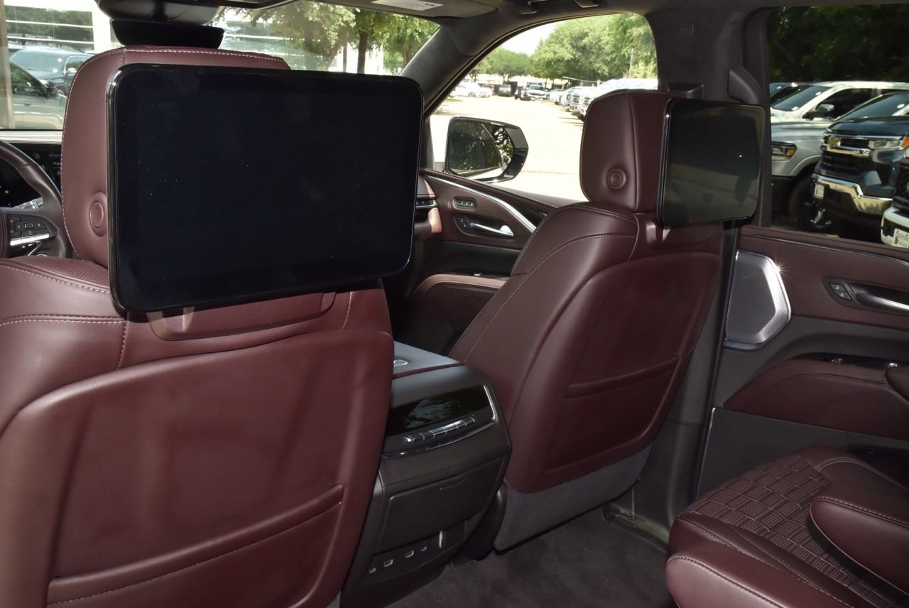 Used 2023 Cadillac Escalade ESV Sport Platinum w/ LPO, ONYX Package AWD/4WD image 18