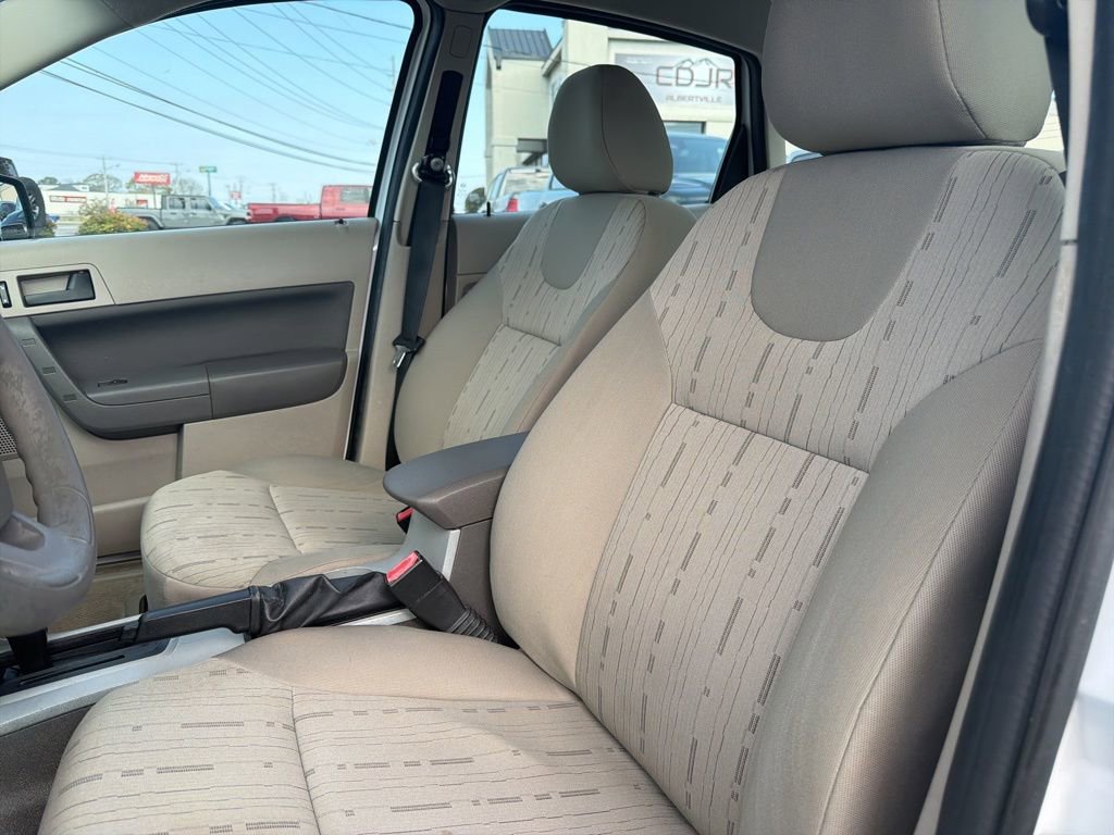 Used 2008 Ford Focus SE image 28