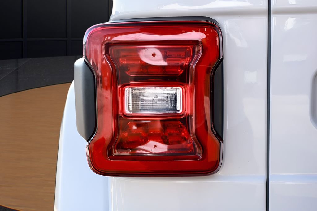 Used 2024 Jeep Wrangler Unlimited w/ Convenience Group image 36