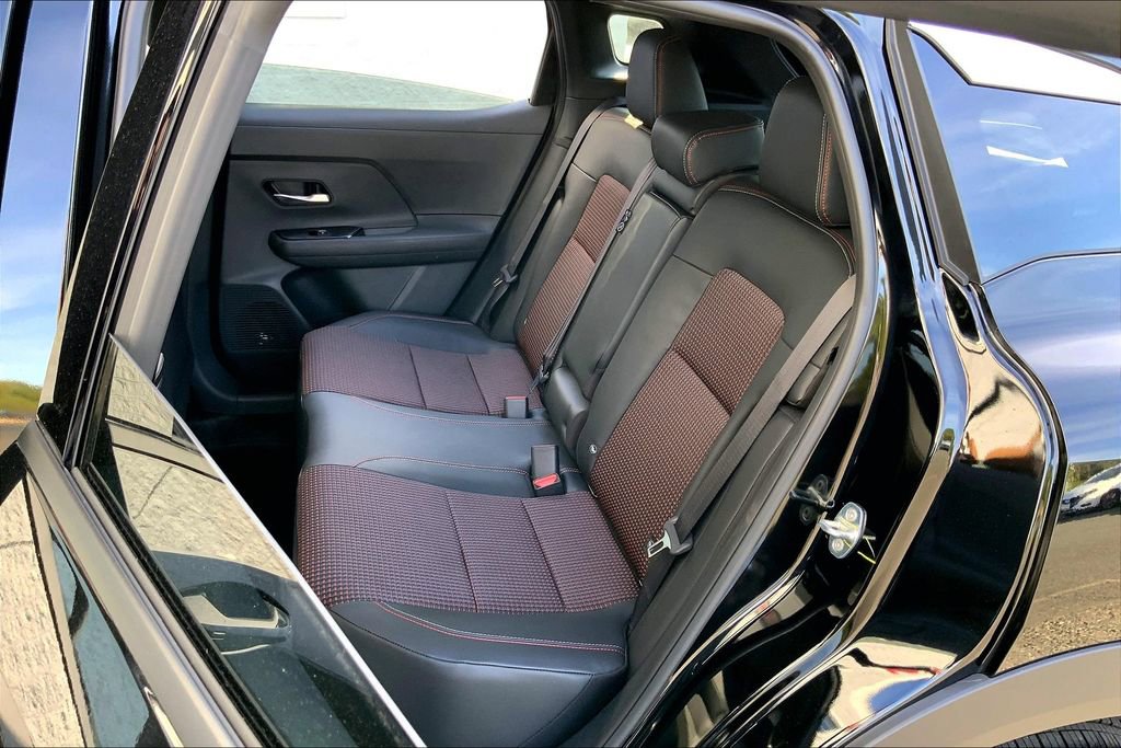 New 2026 Nissan Kicks SR w/ Cold Weather Package image 10