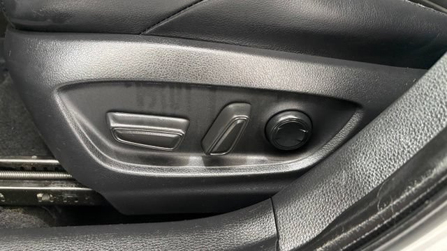 Used 2022 Toyota Corolla XSE w/ Carpet Mat Package (TMS) FWD image 12