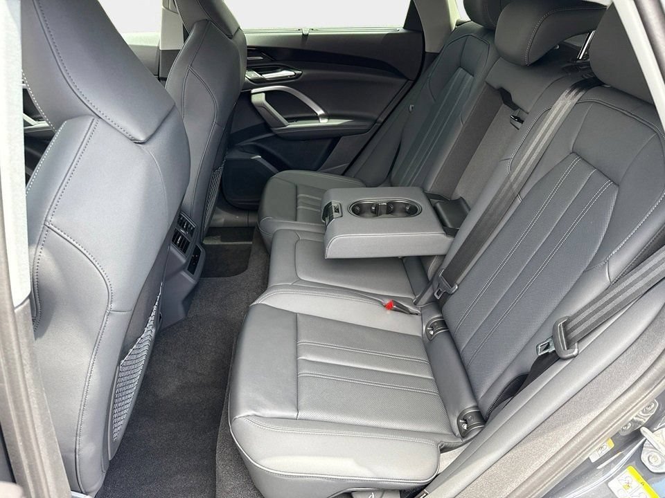 Used 2025 Audi Q5 Premium Plus w/ Premium Plus AWD/4WD image 12